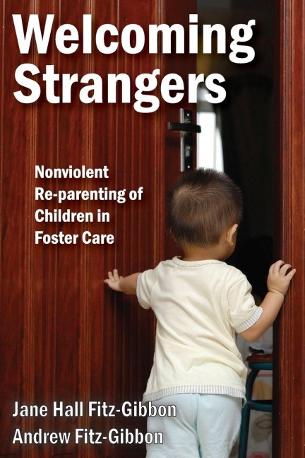 Welcoming Strangers - Andrew Fitz-Gibbon, Jane Hall Fitz-Gibbon