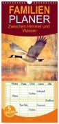 Cover-Bild zum Titel 'Familienplaner 2027 - Zwischen Himmel und Wasser mit 5 Spalten (Wandkalender, 21 x 45 cm) CALVENDO' von 'Daniela Tapper'