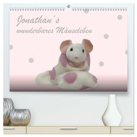 Jonathan's wunderbares Mäuseleben (hochwertiger Premium Wandkalender 2024 DIN A2 quer), Kunstdruck in Hochglanz - Photography Brigitte Jaritz