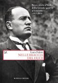 Cover-Bild zum Titel 'Nelle braccia del Duce. Breve storia d'Italia dalla Grande guerra al fascismo (1917-1923)' von 'Luca Falsini'