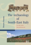 Cover-Bild zum Titel 'The Archaeology of South-East Italy in the First Millennium BC' von 'Douwe Yntema'