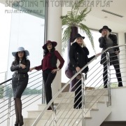 Cover-Bild zum Titel 'Shooting fotografico in Tower Plaza' von 'Miss Arte Moda Italia'
