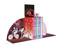 Cover-Bild zum Titel 'Semantic Error - Bände 1-5 im limitierten Sammelschuber mit Extras' von 'J. Soori'