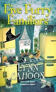 Cover-Bild zum Titel 'Five Furry Familiars' von 'Lynn Cahoon'