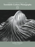 Cover-Bild zum Titel 'Encyclopedia of Twentieth-Century Photography, 3-Volume Set' von ''