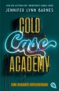 Cover-Bild zum Titel 'Cold Case Academy - Eine riskante Entscheidung' von 'Jennifer Lynn Barnes'