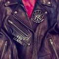 Cover-Bild zum Titel 'Darker Than Leather' von 'Knights Of The Realm'