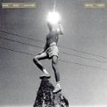 Cover-Bild zum Titel 'Love What Survives' von 'Mount Kimbie'