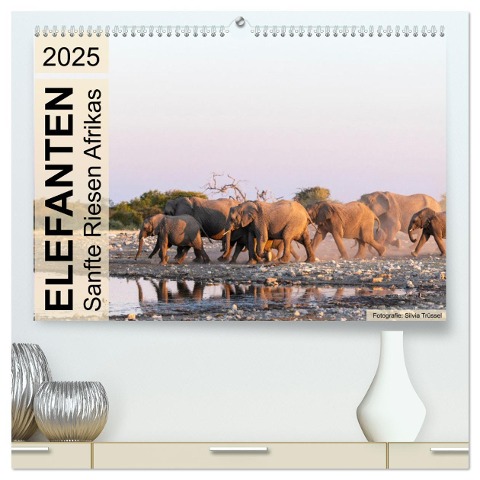 Elefanten - Sanfte Riesen Afrikas (hochwertiger Premium Wandkalender 2025 DIN A2 quer), Kunstdruck in Hochglanz - Silvia Trüssel
