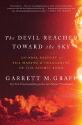 Cover-Bild zum Titel 'The Devil Reached Toward the Sky' von 'Garrett M Graff'