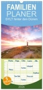 Cover-Bild zum Titel 'Familienplaner 2026 - SYLT hinter den Dünen mit 5 Spalten (Wandkalender, 21 x 45 cm) CALVENDO' von 'Jenny Sturm'