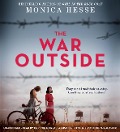 Cover-Bild zum Titel 'The War Outside' von 'Monica Hesse'