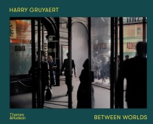 Cover-Bild zum Titel 'Harry Gruyaert: Between Worlds' von ''