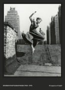 Cover-Bild zum Titel 'Women Photographers 1900 - 1975' von 'Berenice Abbott, Yuri Yamada, Susan van Wyk, Mary Ruefle, Helen Ennis'