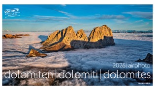 Cover-Bild zum Titel 'Luftbildkalender Dolomiten 2026' von ''