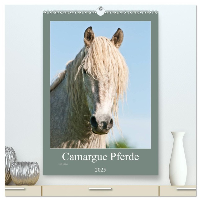 Camargue Pferde - weiße Mähnen (hochwertiger Premium Wandkalender 2025 DIN A2 hoch), Kunstdruck in Hochglanz - Meike Bölts