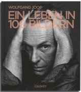 Cover-Bild zum Titel 'Ein Leben in 100 Bildern' von 'David Baum, Wolfgang Joop'