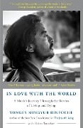 Cover-Bild zum Titel 'In Love with the World' von 'Yongey Mingyur Rinpoche, Helen Tworkov'
