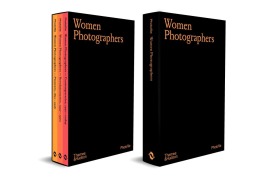Cover-Bild zum Titel 'Women Photographers (Slipcased set)' von 'Clara Bouveresse'