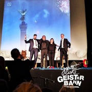 Cover-Bild zum Titel 'Gästeliste Geisterbahn, Folge 63: Der grosse Silvestervorbereitungskurs LIVE' von 'Donnie, Nilz, Herm'