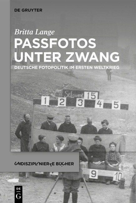 Passfotos unter Zwang - Britta Lange