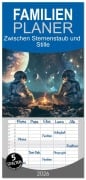Cover-Bild zum Titel 'Familienplaner 2026 - Zwischen Sternenstaub und Stille mit 5 Spalten (Wandkalender, 21 x 45 cm) CALVENDO' von 'Daniela Tapper'