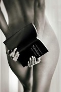 Cover-Bild zum Titel 'A Brief History of Nakedness' von 'Philip Carr-Gomm'