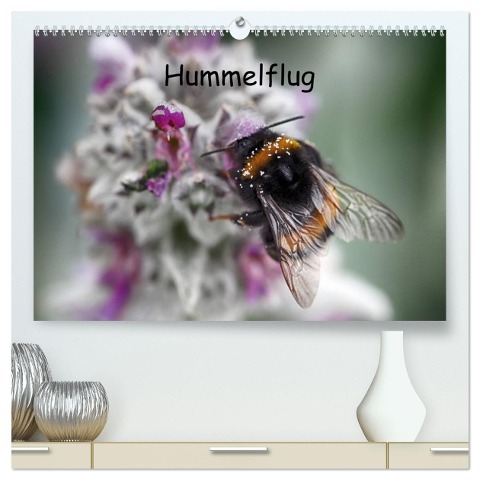 Hummelflug (hochwertiger Premium Wandkalender 2025 DIN A2 quer), Kunstdruck in Hochglanz - Klaudia Kretschmann