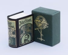 Cover-Bild zum Titel 'Von der Erde zum Mond' von 'Jules Verne'