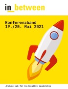 Cover-Bild zum Titel 'in_between 2021' von 'Dominik Maximini, Miriam Sasse, Heiko Schröder, Simona Popisti, Rini Van Solingen'
