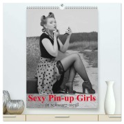 Cover-Bild zum Titel 'Sexy Pin-up Girls in schwarz-weiß (hochwertiger Premium Wandkalender 2026 DIN A2 hoch), Kunstdruck in Hochglanz' von 'Elisabeth Stanzer'