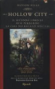 Cover-Bild zum Titel 'Hollow City. Il secondo libro di Miss Peregrine. La casa dei ragazzi speciali' von 'Ransom Riggs'