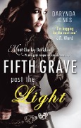 Cover-Bild zum Titel 'Fifth Grave Past the Light' von 'Darynda Jones'