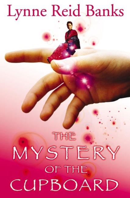 The Mystery of the Cupboard - Lynne Reid Banks