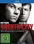 Cover-Bild zum Titel 'Broken City' von 'Brian Tucker, Atticus Ross, Leopold Ross, Claudia Sarne'