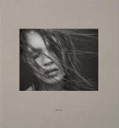 Cover-Bild zum Titel 'Kate' von 'Mario Sorrenti, Kate Moss'
