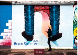 Cover-Bild zum Titel 'Berlin Street Art Kalender 2026 - Wandkalender | Fotokalender Deutschland 35x50cm Großformat - Vielfalt und Kreativität der urbanen Kunst' von 'H. W. Schawe'