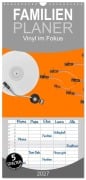 Cover-Bild zum Titel 'Familienplaner 2027 - Vinyl im Fokus mit 5 Spalten (Wandkalender, 21 x 45 cm) CALVENDO' von 'Frank Kremer'
