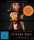 Cover-Bild zum Titel 'Strange Days' von 'James Cameron, Jay Cocks, Graeme Revell, Peter Gabriel, P. J. Harvey'