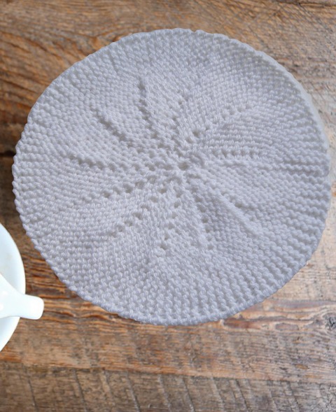 Strickanleitung Runddeckchen 22 cm ohne Nadelspiel - Kerstin Münchehofe