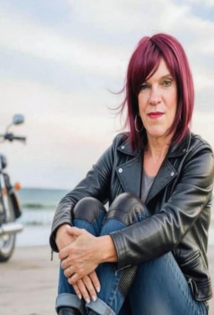 Als Crossdresser sichtbar in der Öffentlichkeit - Antonio Mario Zecca