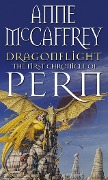 Cover-Bild zum Titel 'Dragonflight' von 'Anne Mccaffrey'