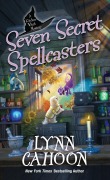 Cover-Bild zum Titel 'Seven Secret Spellcasters' von 'Lynn Cahoon'